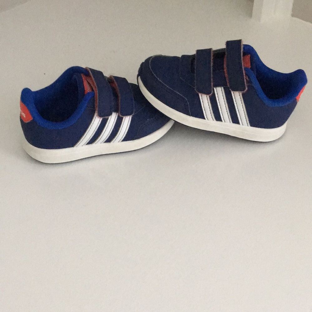 ⭐️Adidas Toddler 8 EUC⭐️